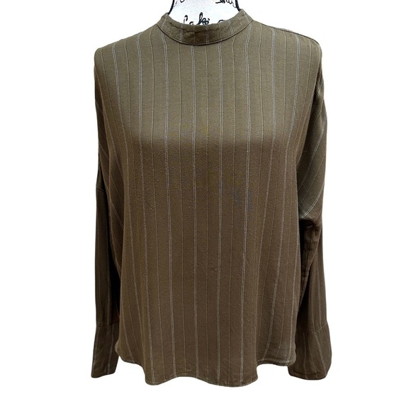 Free People Olive Green Button Sleeve Top Open Back Size XS - Picture 1 of 6